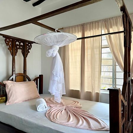 Mlango Paje House II Bed and Breakfast Buitenkant foto