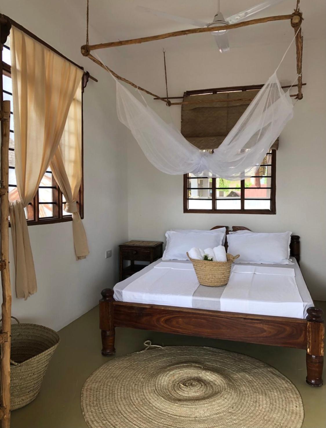 Mlango Paje House II Bed and Breakfast Buitenkant foto