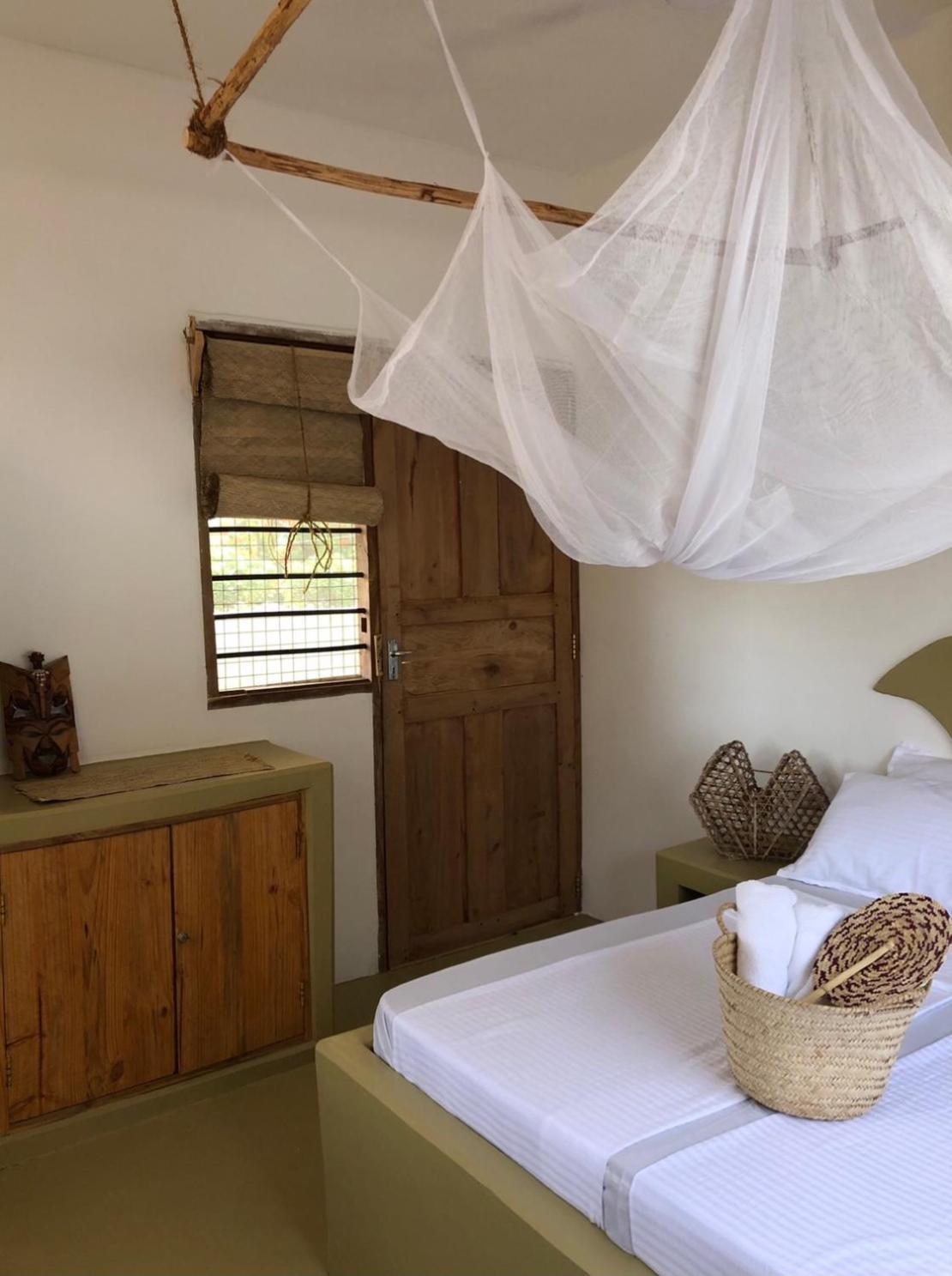 Mlango Paje House II Bed and Breakfast Buitenkant foto