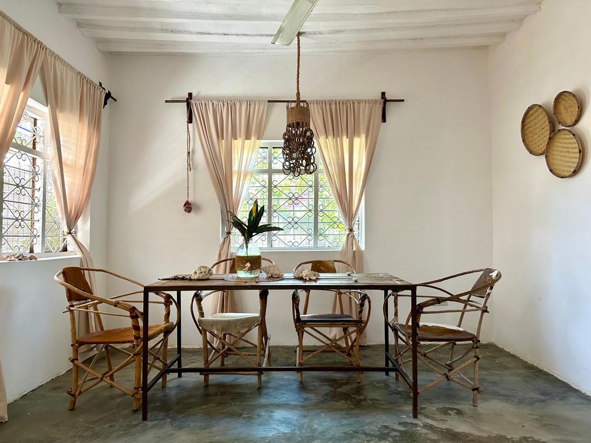 Mlango Paje House II Bed and Breakfast Buitenkant foto