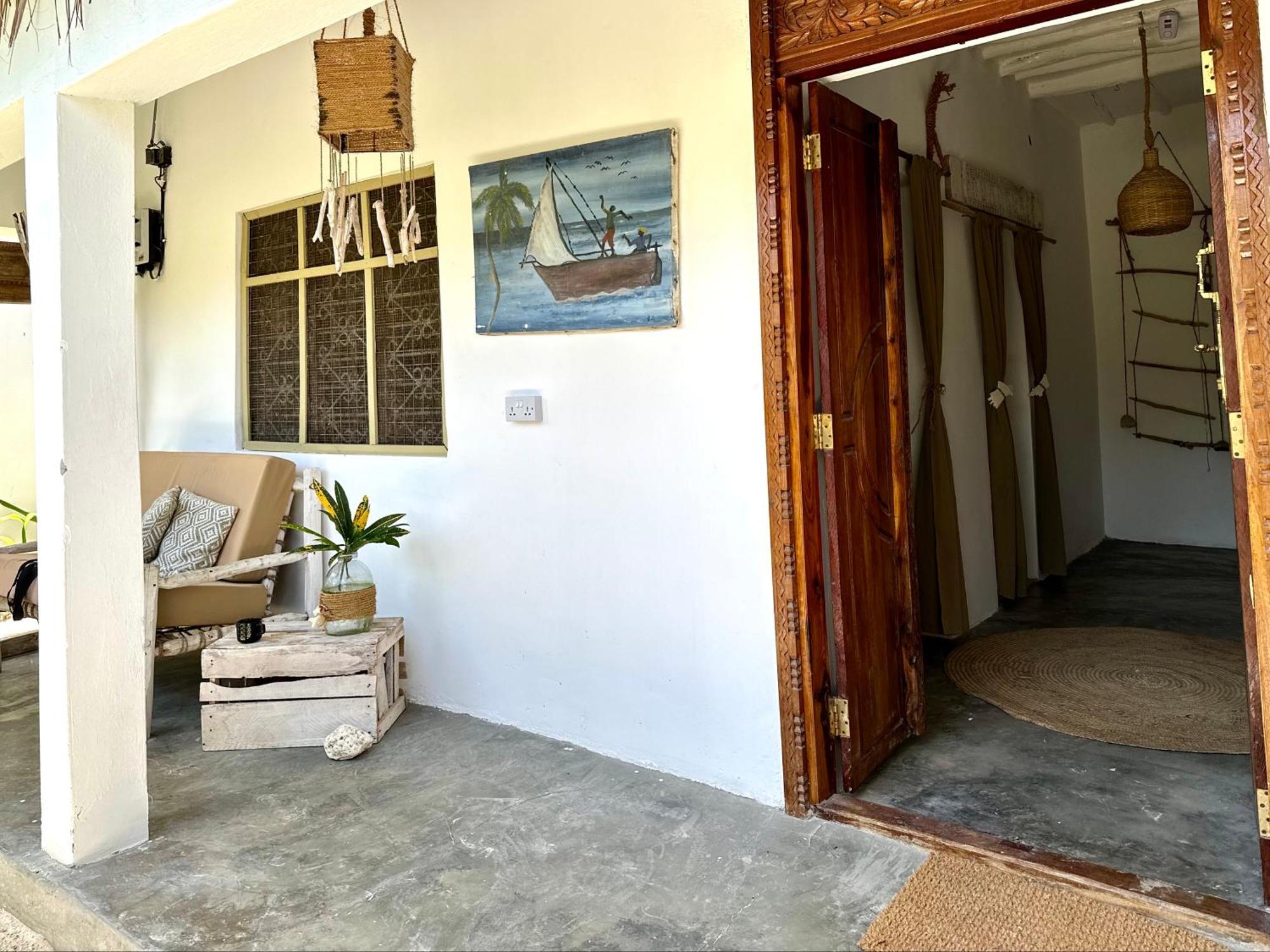 Mlango Paje House II Bed and Breakfast Buitenkant foto