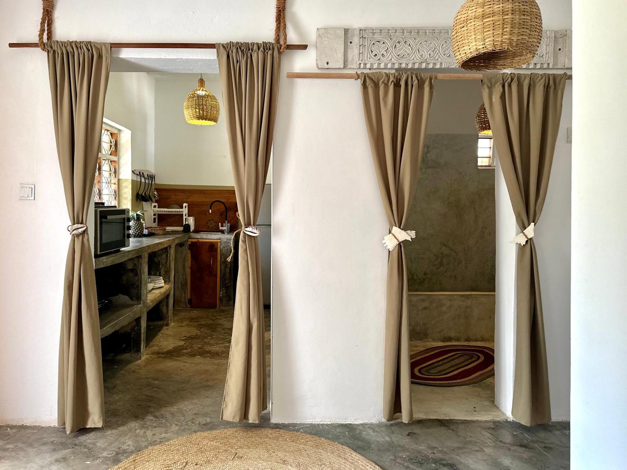 Mlango Paje House II Bed and Breakfast Buitenkant foto